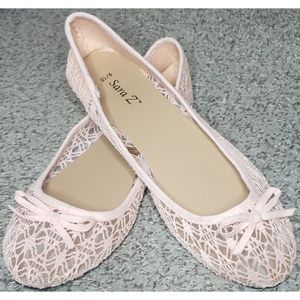 Sara Z Pink Lace Flats NWOT